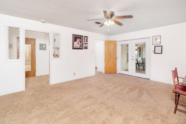 302 N Shore Drive, Brady, TX 76825