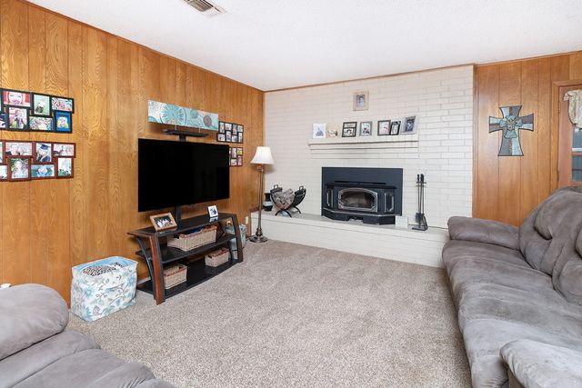 302 N Shore Drive, Brady, TX 76825