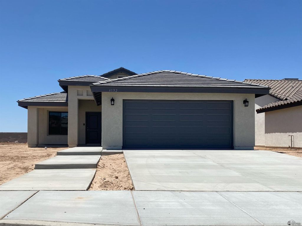 384 N 22 Dr, San Luis, AZ 85336