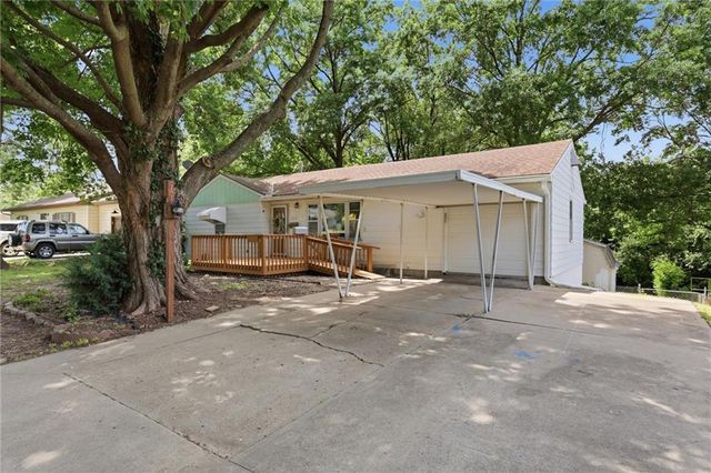 2816 S Overton Avenue, Independence, MO 64053