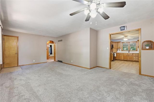2816 S Overton Avenue, Independence, MO 64053