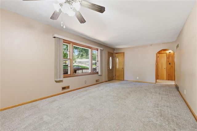 2816 S Overton Avenue, Independence, MO 64053