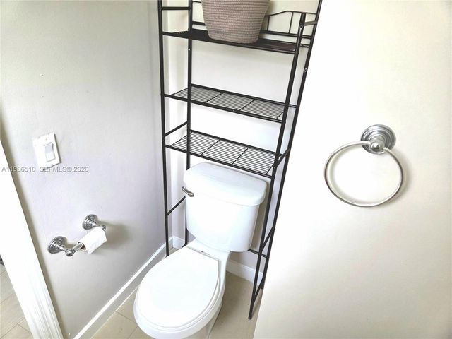 1700 NE 191st St 100, Miami, FL 33179