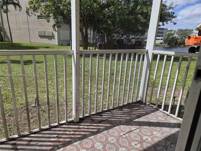 1700 NE 191st St 100, Miami, FL 33179