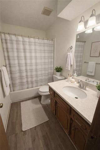 6340-6346 Hallet Street, Shawnee, KS 66216