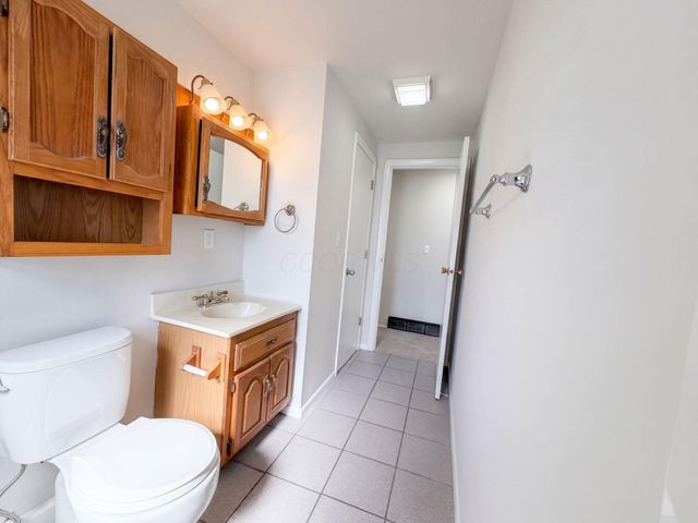 55 Fieldpoint Road, Heath, OH 43056