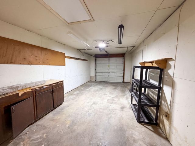 55 Fieldpoint Road, Heath, OH 43056