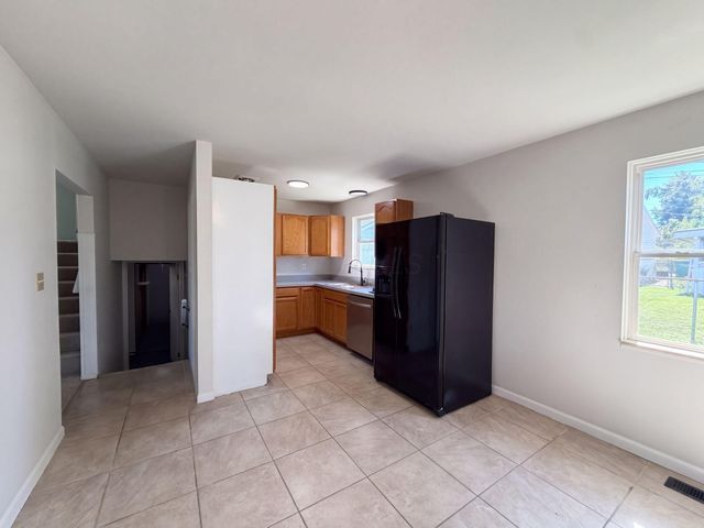 55 Fieldpoint Road, Heath, OH 43056
