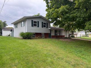 55 Fieldpoint Road, Heath, OH 43056