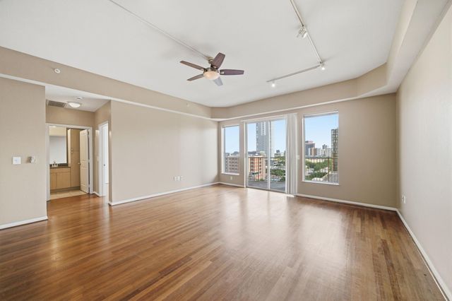 3505 Sage Road 1003, Houston, TX 77056