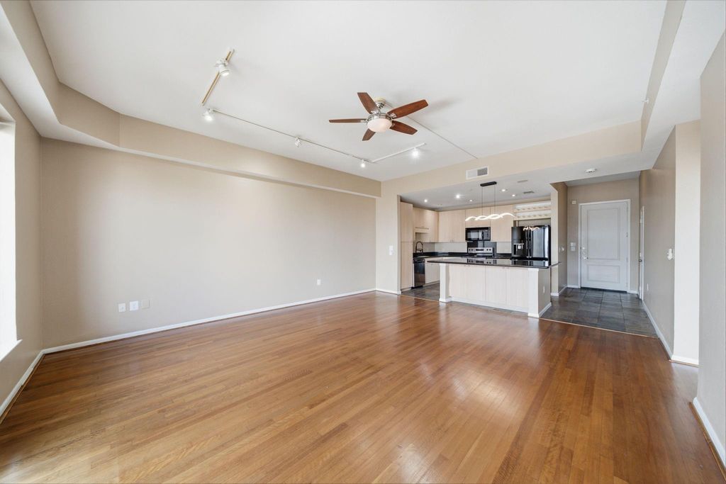 3505 Sage Road 1003, Houston, TX 77056