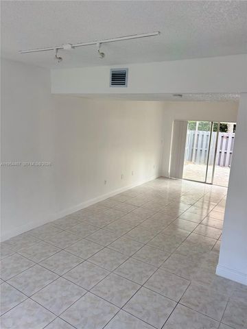 5200 NW 109th Ave 5, Doral, FL 33178
