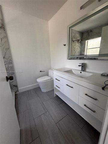 5200 NW 109th Ave 5, Doral, FL 33178