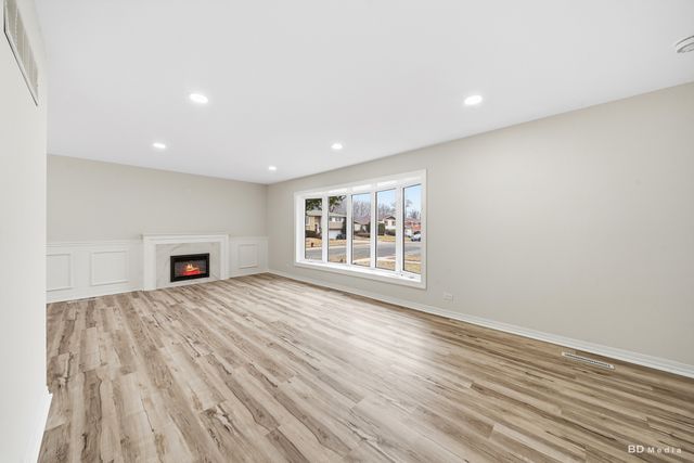 15118 Hillside Avenue, Oak Forest, IL 60452