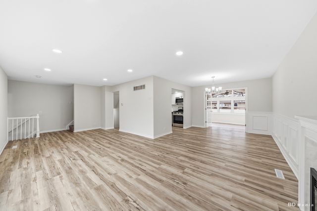 15118 Hillside Avenue, Oak Forest, IL 60452