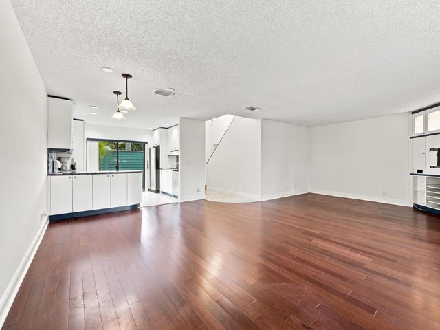 626 Mariners Way, Boynton Beach, FL 33435