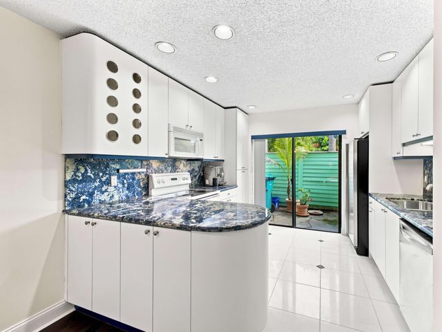 626 Mariners Way, Boynton Beach, FL 33435