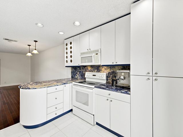626 Mariners Way, Boynton Beach, FL 33435