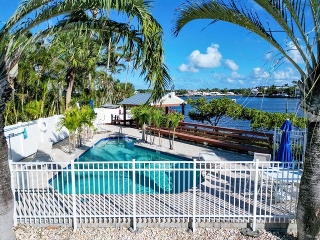 626 Mariners Way, Boynton Beach, FL 33435