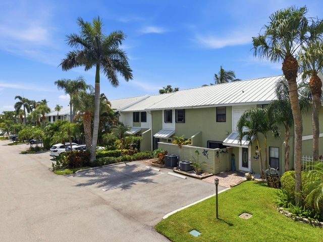 626 Mariners Way, Boynton Beach, FL 33435