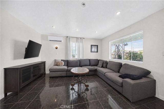 3360 Southern Avenue, South Gate, CA 90280