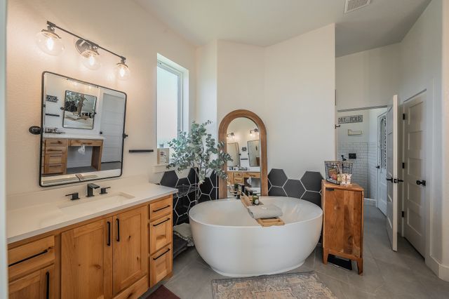 505 N Saddle Horn Court, Weatherford, TX 76087