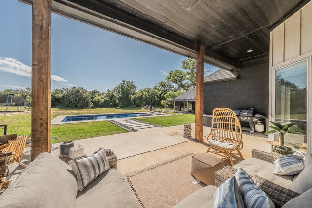 505 N Saddle Horn Court, Weatherford, TX 76087