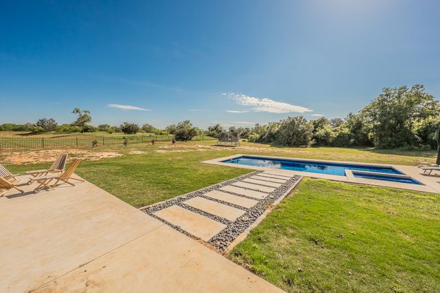 505 N Saddle Horn Court, Weatherford, TX 76087