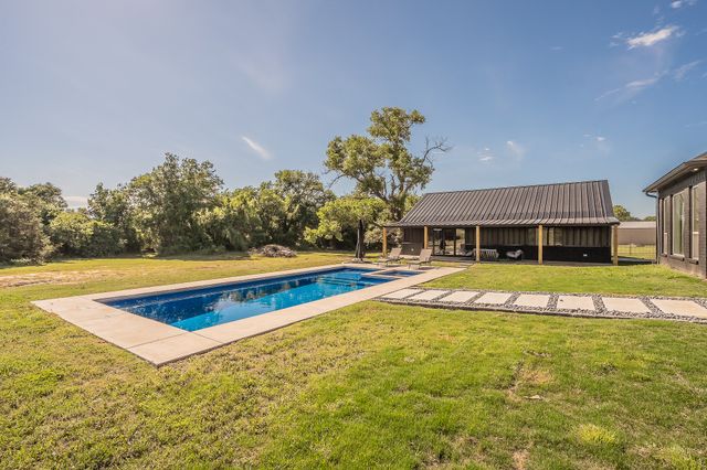 505 N Saddle Horn Court, Weatherford, TX 76087