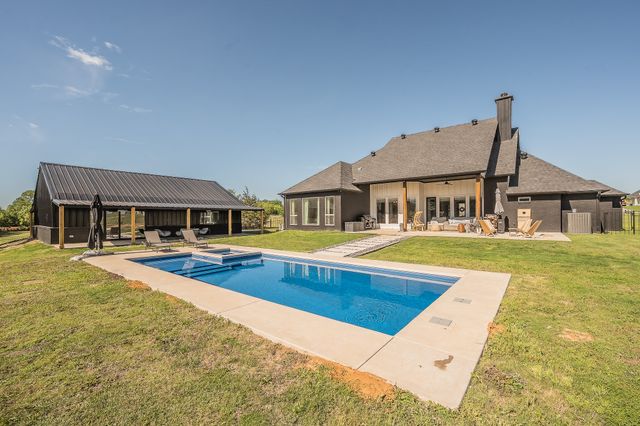 505 N Saddle Horn Court, Weatherford, TX 76087