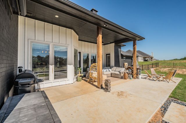 505 N Saddle Horn Court, Weatherford, TX 76087