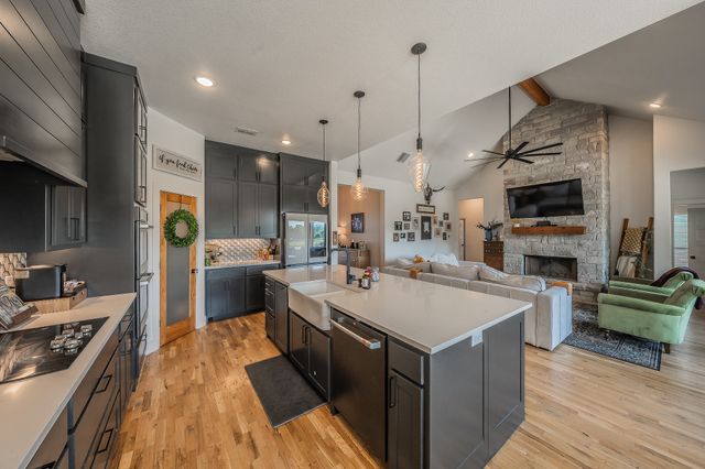 505 N Saddle Horn Court, Weatherford, TX 76087