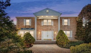 60 Willis Lane, Syosset, NY 11791