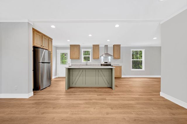 296 E Little Richland Rd, Waverly, TN 37185