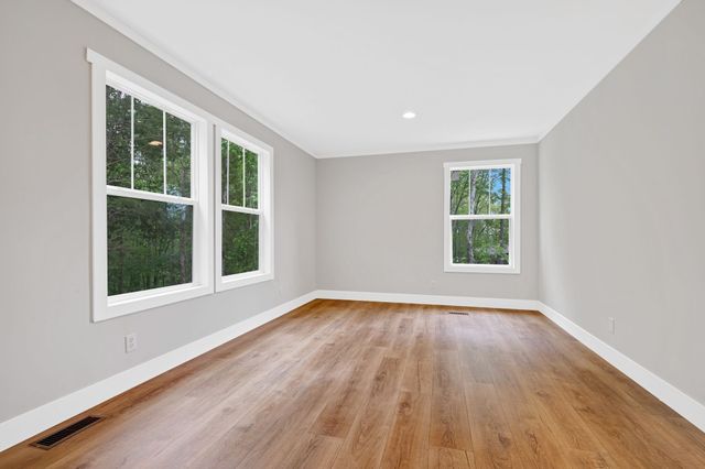 296 E Little Richland Rd, Waverly, TN 37185