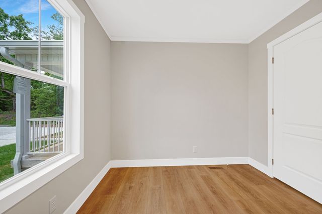 296 E Little Richland Rd, Waverly, TN 37185