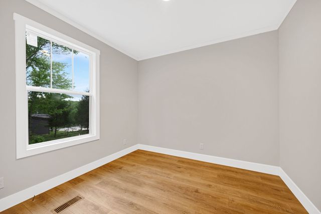 296 E Little Richland Rd, Waverly, TN 37185