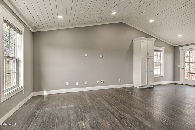 318 Webb Road, Piney Flats, TN 37686