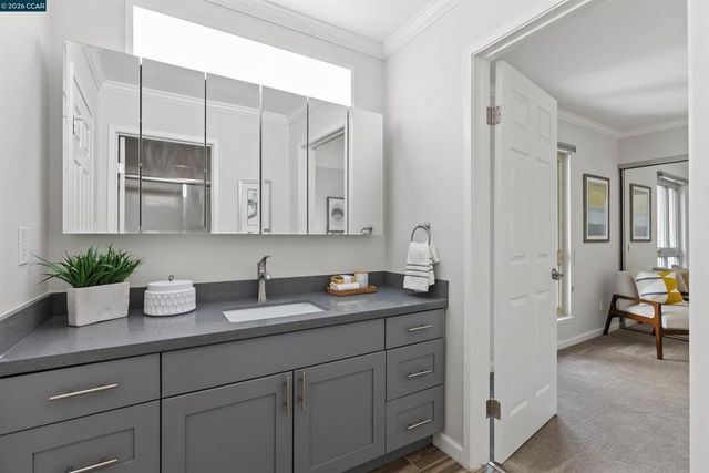 590 El Dorado Ave 214, Oakland, CA 94611