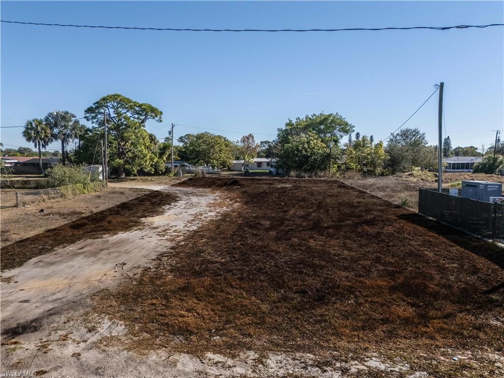 56 Illinoise RD, LEHIGH ACRES, FL 33936 — exterior