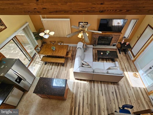 8226 WOODCHUCK CT, East Stroudsburg, PA 18301