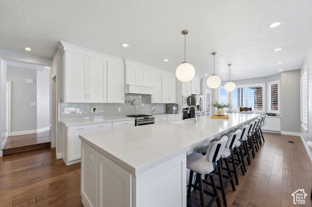 2749 E GLENN ABBEY CIR, Sandy, UT 84093