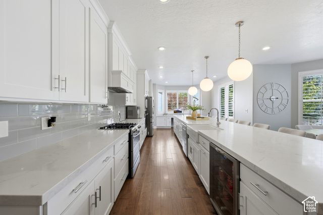 2749 E GLENN ABBEY CIR, Sandy, UT 84093