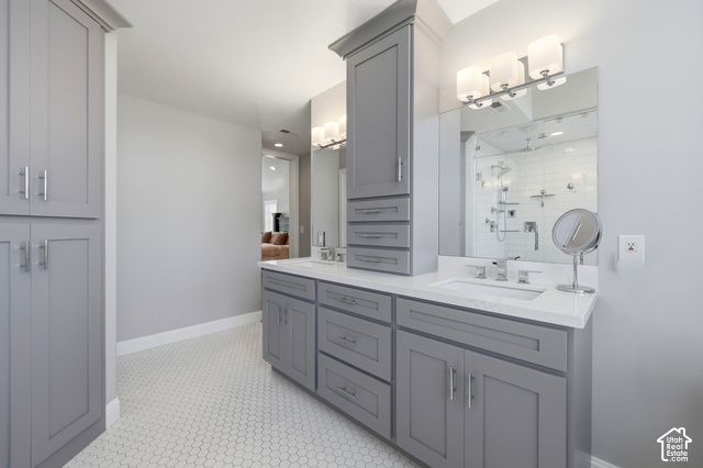 2749 E GLENN ABBEY CIR, Sandy, UT 84093