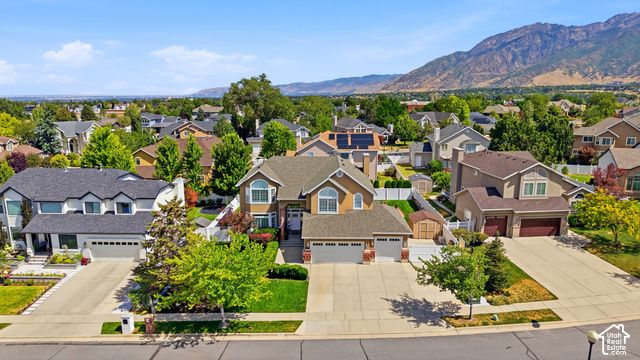 2749 E GLENN ABBEY CIR, Sandy, UT 84093