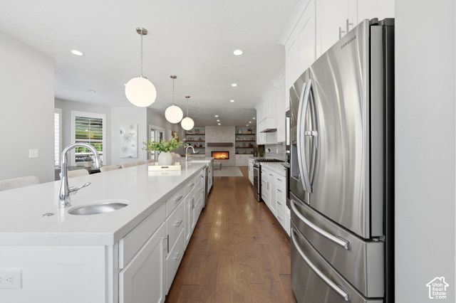 2749 E GLENN ABBEY CIR, Sandy, UT 84093