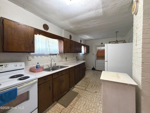 109 Bell Fork Road, Jacksonville, NC 28540