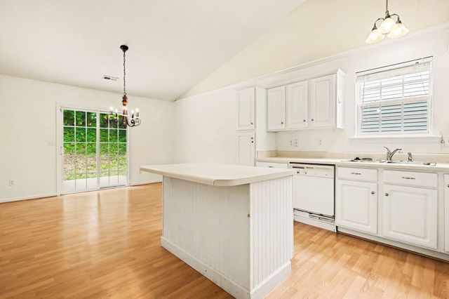 155 Stockbridge Drive, Spartanburg, SC 29301