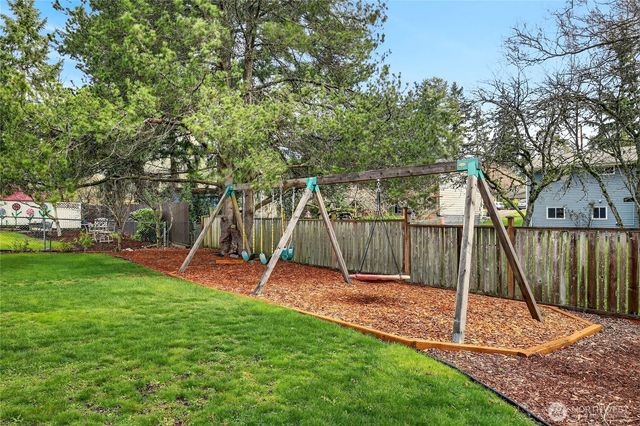 22207 54th Avenue W, Mountlake Terrace, WA 98043