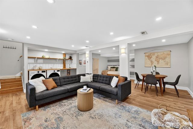 22207 54th Avenue W, Mountlake Terrace, WA 98043